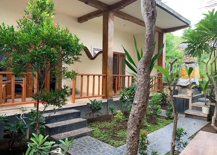 Warung Win Beach & Homestay